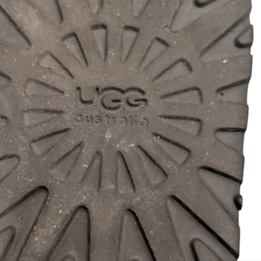 UGG Classic II Short Boots Black Suede Leather Shearling Lined Women's US Size 6